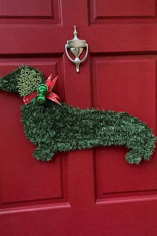 Furry Wreaths™ – Dachshund Edition 2025 🌲